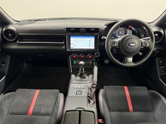 スバル ＢＲＺ S 三重県 2023(令5)年 0.3万km クリスタルホワイトP プレミアムガソリン/FR/6F/カロッツェリア 9インチ『楽ナビ』 AVIC-RQ911/（CD/DVD/MSV/SD/FM/AM/TV/Bluetooth/iPod/USB/HDMI/AUX）/安全/・スバルリヤビークルディテクション［SRVD］/・VSC（横滑り防止機能）/・EBD付ABS/・SRS サイド＆カーテンシールドエアバッグ/装備/・ステアリング連動ヘッドライト［SRH］/・左右独立温度独立調整オートエアコン/・定速クルーズコントロール/・ステアリングスイッチ/・オートライト/・LEDヘッドライト/・充電用USBジャックx2/・走行制御モード（スポーツ/スノー）/・TRACKモード/・プッシュスタート/・スマートキーx2/・BOXERメーター（7インチカラー×液晶メーター）/・純正18inAW/・保/取/ナビ取/など