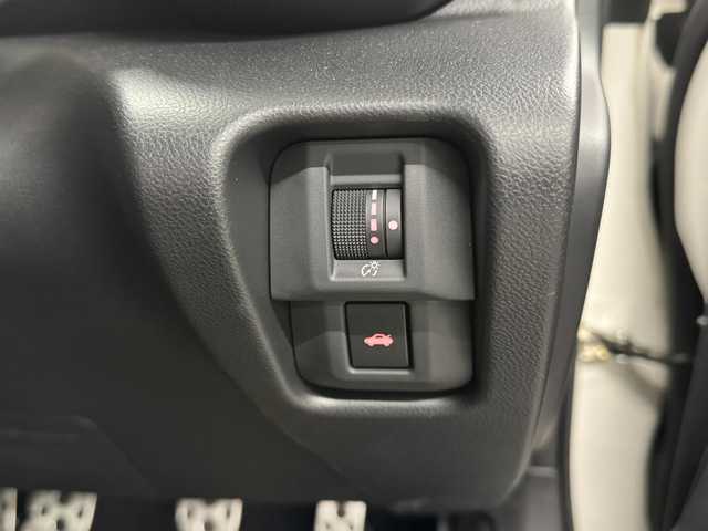 スバル ＢＲＺ S 三重県 2023(令5)年 0.3万km クリスタルホワイトP プレミアムガソリン/FR/6F/カロッツェリア 9インチ『楽ナビ』 AVIC-RQ911/（CD/DVD/MSV/SD/FM/AM/TV/Bluetooth/iPod/USB/HDMI/AUX）/安全/・スバルリヤビークルディテクション［SRVD］/・VSC（横滑り防止機能）/・EBD付ABS/・SRS サイド＆カーテンシールドエアバッグ/装備/・ステアリング連動ヘッドライト［SRH］/・左右独立温度独立調整オートエアコン/・定速クルーズコントロール/・ステアリングスイッチ/・オートライト/・LEDヘッドライト/・充電用USBジャックx2/・走行制御モード（スポーツ/スノー）/・TRACKモード/・プッシュスタート/・スマートキーx2/・BOXERメーター（7インチカラー×液晶メーター）/・純正18inAW/・保/取/ナビ取/など