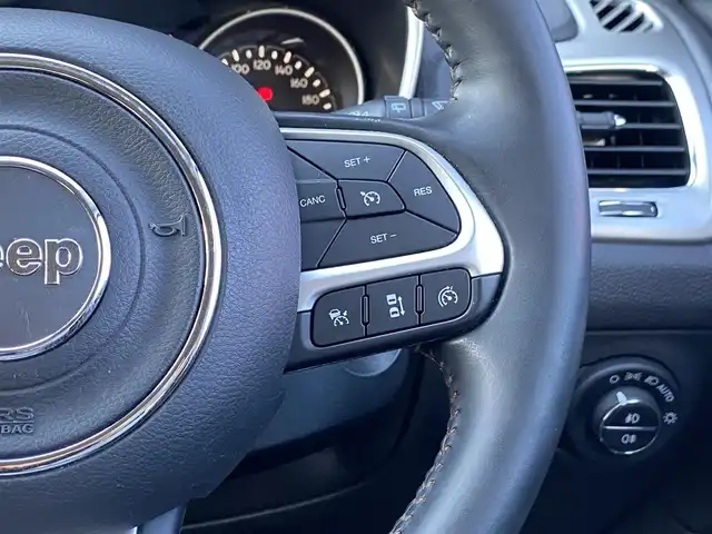 クライスラー・ジープ ジープ コンパス ロンジチュード 福岡県 2020(令2)年 3.4万km グレーⅡ アダプティブクルーズコントロール/ブラインドスポットモニター/レーンキープアシスト/純正ナビ/Applecarplay/androidauto/フルセグTV/バックカメラ　/Bluetooth/コーナーセンサー　/オートライト　/オートワイパー/純正17アルミホイール/ETC/スペアキー×1