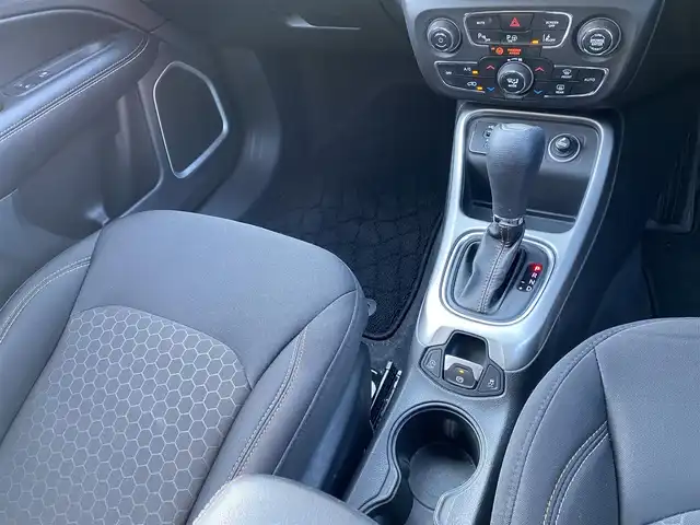 クライスラー・ジープ ジープ コンパス ロンジチュード 福岡県 2020(令2)年 3.4万km グレーⅡ アダプティブクルーズコントロール/ブラインドスポットモニター/レーンキープアシスト/純正ナビ/Applecarplay/androidauto/フルセグTV/バックカメラ　/Bluetooth/コーナーセンサー　/オートライト　/オートワイパー/純正17アルミホイール/ETC/スペアキー×1