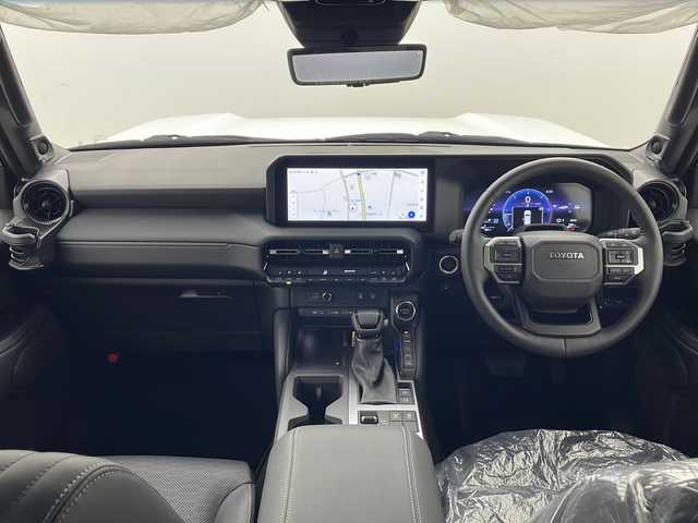 トヨタ ランドクルーザー ２５０ VX 秋田県 2024(令6)年 0.1万km プラチナホワイトパールマイカ ４WD/純正ナビ(Bluetooth/フルセグ/ACP/AA)/全方位カメラ/ステアリングヒーター/ビルトインETC/前席シートヒーター/前席エアシート/純正前後ドライブレコーダー/デジタルインナーミラー/パワーバックドア/運転席パワーシート/JBL/センターデフロック/オートマチックハイビーム/レザーシート/サンルーフ/純正AW/純正エンジンスターター/スマートキー