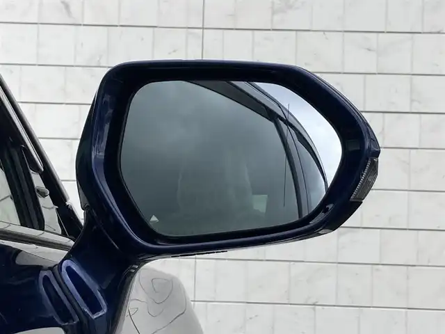トヨタ クラウン ハイブリッド RS 静岡県 2018(平30)年 4.4万km ダークブルーマイカ Toyota Safety Sense/純正メーカーナビ/　AM FM CD DVD Bluetooth USB AUX/ビルトインETC/LEDオートヘッドランプ/レーダークルーズコントロール/シートヒーター(前席)/前後方クリアランスソナー/純正18インチアルミホイール/スマートキー2本/パドルシフト/フルセグTV/バックモニター/パワーシート(前席)