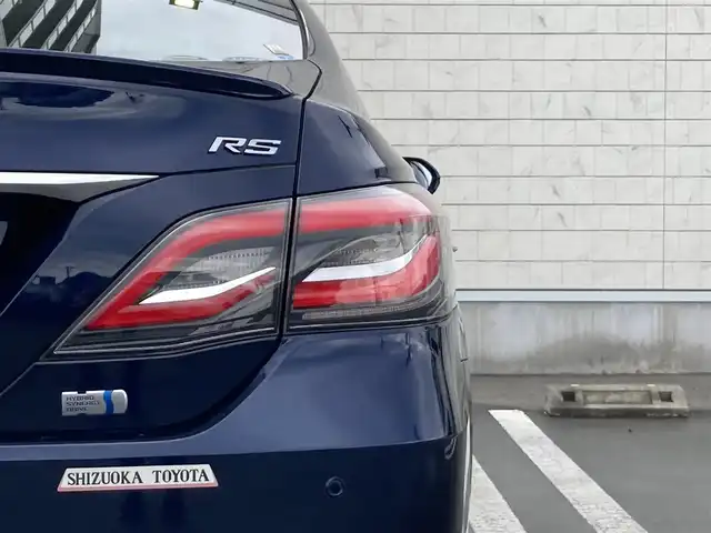 トヨタ クラウン ハイブリッド RS 静岡県 2018(平30)年 4.4万km ダークブルーマイカ Toyota Safety Sense/純正メーカーナビ/　AM FM CD DVD Bluetooth USB AUX/ビルトインETC/LEDオートヘッドランプ/レーダークルーズコントロール/シートヒーター(前席)/前後方クリアランスソナー/純正18インチアルミホイール/スマートキー2本/パドルシフト/フルセグTV/バックモニター/パワーシート(前席)