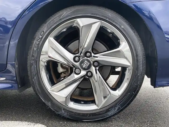 トヨタ クラウン ハイブリッド RS 静岡県 2018(平30)年 4.4万km ダークブルーマイカ Toyota Safety Sense/純正メーカーナビ/　AM FM CD DVD Bluetooth USB AUX/ビルトインETC/LEDオートヘッドランプ/レーダークルーズコントロール/シートヒーター(前席)/前後方クリアランスソナー/純正18インチアルミホイール/スマートキー2本/パドルシフト/フルセグTV/バックモニター/パワーシート(前席)