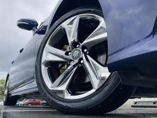 トヨタ クラウン ハイブリッド RS 静岡県 2018(平30)年 4.4万km ダークブルーマイカ Toyota Safety Sense/純正メーカーナビ/　AM FM CD DVD Bluetooth USB AUX/ビルトインETC/LEDオートヘッドランプ/レーダークルーズコントロール/シートヒーター(前席)/前後方クリアランスソナー/純正18インチアルミホイール/スマートキー2本/パドルシフト/フルセグTV/バックモニター/パワーシート(前席)