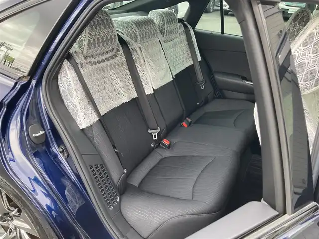 トヨタ クラウン ハイブリッド RS 静岡県 2018(平30)年 4.4万km ダークブルーマイカ Toyota Safety Sense/純正メーカーナビ/　AM FM CD DVD Bluetooth USB AUX/ビルトインETC/LEDオートヘッドランプ/レーダークルーズコントロール/シートヒーター(前席)/前後方クリアランスソナー/純正18インチアルミホイール/スマートキー2本/パドルシフト/フルセグTV/バックモニター/パワーシート(前席)
