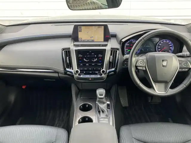 トヨタ クラウン ハイブリッド RS 静岡県 2018(平30)年 4.4万km ダークブルーマイカ Toyota Safety Sense/純正メーカーナビ/　AM FM CD DVD Bluetooth USB AUX/ビルトインETC/LEDオートヘッドランプ/レーダークルーズコントロール/シートヒーター(前席)/前後方クリアランスソナー/純正18インチアルミホイール/スマートキー2本/パドルシフト/フルセグTV/バックモニター/パワーシート(前席)