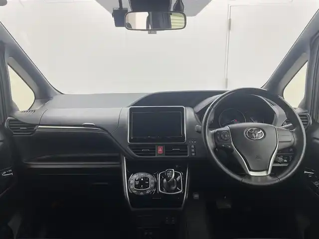 トヨタ エスクァイア ハイブリッド Gi 茨城県 2020(令2)年 3.9万km ブラック 純正ナビ/フルセグ視聴可/Bluetooth接続/ETC/ドラレコ/バックカメラ/シートヒーター（D＋N席）/クルコン/後席モニター/WAC/USB入力端子/ウォークスルー/純正AW/純正フロアマット