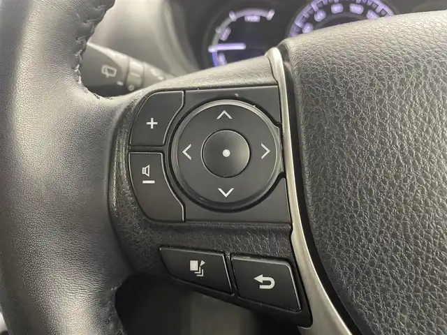 トヨタ エスクァイア ハイブリッド Gi 茨城県 2020(令2)年 3.9万km ブラック 純正ナビ/フルセグ視聴可/Bluetooth接続/ETC/ドラレコ/バックカメラ/シートヒーター（D＋N席）/クルコン/後席モニター/WAC/USB入力端子/ウォークスルー/純正AW/純正フロアマット