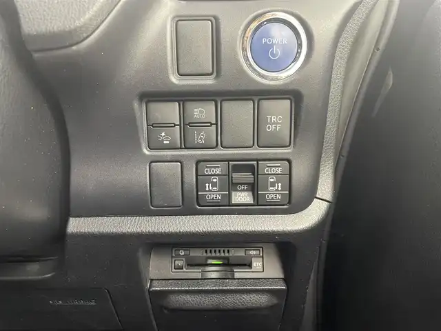 トヨタ エスクァイア ハイブリッド Gi 茨城県 2020(令2)年 3.9万km ブラック 純正ナビ/フルセグ視聴可/Bluetooth接続/ETC/ドラレコ/バックカメラ/シートヒーター（D＋N席）/クルコン/後席モニター/WAC/USB入力端子/ウォークスルー/純正AW/純正フロアマット