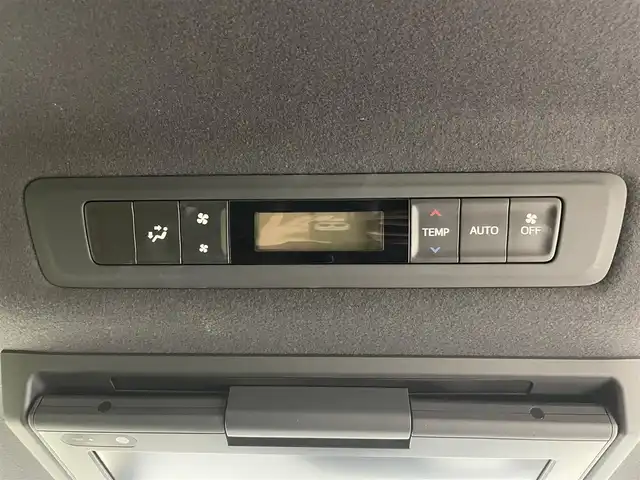 トヨタ エスクァイア ハイブリッド Gi 茨城県 2020(令2)年 3.9万km ブラック 純正ナビ/フルセグ視聴可/Bluetooth接続/ETC/ドラレコ/バックカメラ/シートヒーター（D＋N席）/クルコン/後席モニター/WAC/USB入力端子/ウォークスルー/純正AW/純正フロアマット