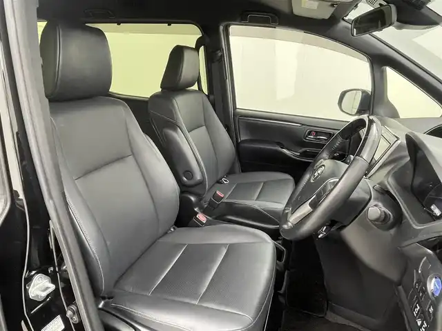 トヨタ エスクァイア ハイブリッド Gi 茨城県 2020(令2)年 3.9万km ブラック 純正ナビ/フルセグ視聴可/Bluetooth接続/ETC/ドラレコ/バックカメラ/シートヒーター（D＋N席）/クルコン/後席モニター/WAC/USB入力端子/ウォークスルー/純正AW/純正フロアマット