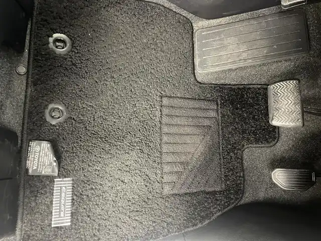 トヨタ エスクァイア ハイブリッド Gi 茨城県 2020(令2)年 3.9万km ブラック 純正ナビ/フルセグ視聴可/Bluetooth接続/ETC/ドラレコ/バックカメラ/シートヒーター（D＋N席）/クルコン/後席モニター/WAC/USB入力端子/ウォークスルー/純正AW/純正フロアマット