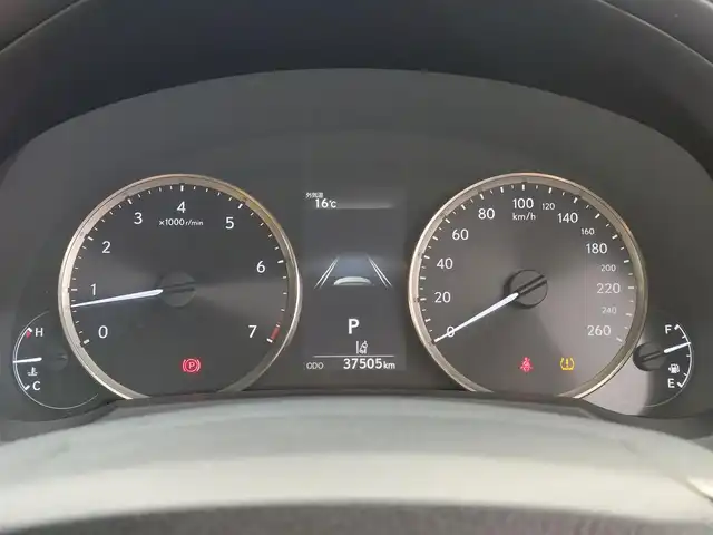 レクサス ＲＣ 350 バージョンL 東京都 2019(令1)年 3.8万km マーキュリーグレーマイカ マークレビンソン/レクサスセーフティシステム/・プリクラッシュセーフティシステム/・レーダークルーズコントロール/・レーントレーシングアシスト/・レーンデバーチャーアラート/・オートマチックハイビーム/・クリアランスソナー/純正SDナビ/・BT/フルセグTV/FM/AM/・バックカメラ/・ブラインドスポットモニター/・純正ビルトインETC2.0/・ドライブレコーダー/革巻きステアリング/・パドルシフト/・ステアリングヒーター/パワーシート（運転席/助手席）/・シートヒーター（運転席/助手席）/・エアシート（運転席/助手席）/・シートメモリー（運転席）/３眼LEDヘッドライト/・オートライト/純正アルミホイール/純正フロアマット/スマートキー