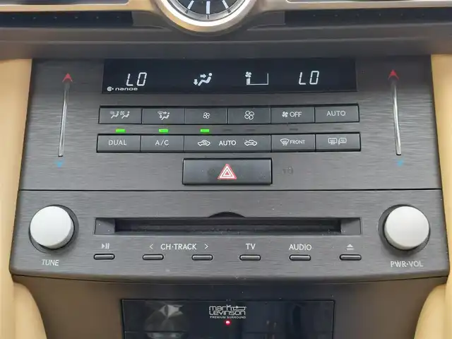 レクサス ＲＣ 350 バージョンL 東京都 2019(令1)年 3.8万km マーキュリーグレーマイカ マークレビンソン/レクサスセーフティシステム/・プリクラッシュセーフティシステム/・レーダークルーズコントロール/・レーントレーシングアシスト/・レーンデバーチャーアラート/・オートマチックハイビーム/・クリアランスソナー/純正SDナビ/・BT/フルセグTV/FM/AM/・バックカメラ/・ブラインドスポットモニター/・純正ビルトインETC2.0/・ドライブレコーダー/革巻きステアリング/・パドルシフト/・ステアリングヒーター/パワーシート（運転席/助手席）/・シートヒーター（運転席/助手席）/・エアシート（運転席/助手席）/・シートメモリー（運転席）/３眼LEDヘッドライト/・オートライト/純正アルミホイール/純正フロアマット/スマートキー