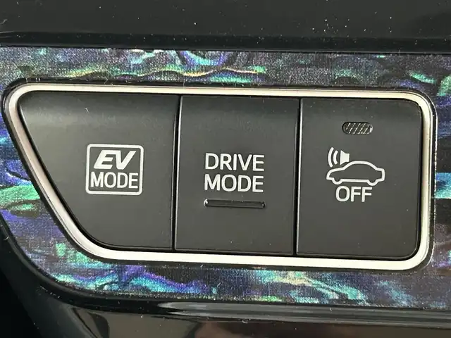 トヨタ プリウス A プレミアム　ツーリングセレ 熊本県 2016(平28)年 7.8万km ホワイトパールクリスタルシャイン 純正ナビ/・AM/FM/CD/DVD/BT/SD/・フルセグTV/・バックカメラ/モデリスタエアロ（F.S.R）/トヨタセーフティセンス/・プリクラッシュセーフティ/・レーンディパーチャーアラート/・ブラインドスポットモニター/・レーダークルーズコントロール/・クリアランスソナー/・ふらつき警報/・ヘッドアップディスプレイ/・オートハイビーム/・パーキングアシスト/革シート/前席パワーシート/前席シートヒーター/ETC/革巻きステアリング/ステアリングスイッチ/LEDヘッドライト/フォグランプ/純正アルミホイール/純正フロアマット/ドアバイザー/電動格納ミラー/ウインカーミラー/スペアキー