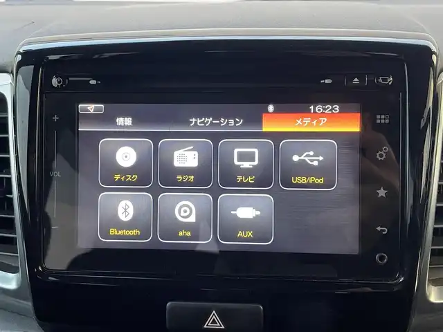 スズキ スペーシア カスタム XS 愛知県 2015(平27)年 6.5万km フェニックスレッドパール ・純正メーカーオプションナビ/・フルセグテレビ/・CD/DVD再生機能/・Bluetooth/USB/AUX接続機能/・全方位カメラ/・ETC/・両側電動スライドドア/・ベンチシート/・純正フロアマット/・純正15インチアルミホイール/・純正HIDヘッドライト/・オートライト/・衝突軽減ブレーキ/・レーンキープアシスト/・アイドリングストップ/・スマートキー/・オートエアコン