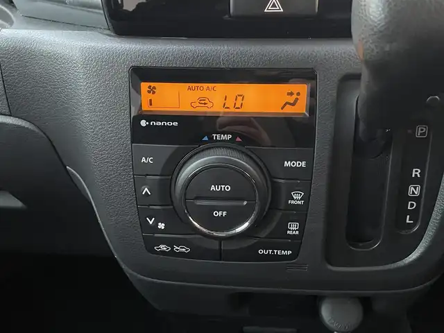 スズキ スペーシア カスタム XS 愛知県 2015(平27)年 6.5万km フェニックスレッドパール ・純正メーカーオプションナビ/・フルセグテレビ/・CD/DVD再生機能/・Bluetooth/USB/AUX接続機能/・全方位カメラ/・ETC/・両側電動スライドドア/・ベンチシート/・純正フロアマット/・純正15インチアルミホイール/・純正HIDヘッドライト/・オートライト/・衝突軽減ブレーキ/・レーンキープアシスト/・アイドリングストップ/・スマートキー/・オートエアコン