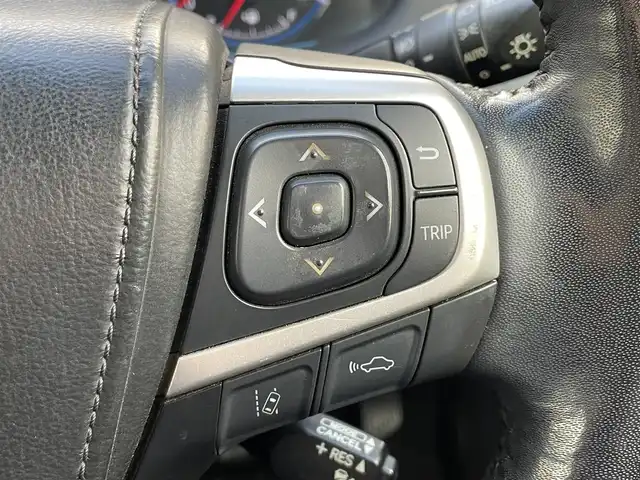 トヨタ ハリアー プレミアム アドバンスドP 岐阜県 2014(平26)年 13.3万km ダークブラウンM (株)IDOMが運営する【じしゃロン多治見店】の自社ローン対象車両になります。こちらは現金ご利用時の価格です。自社ローンご希望の方は別途その旨お申付け下さい。/メーカーオプションナビ/　（Bluetooth/DVD/フルセグ）/サンルーフ/トヨタセーフティセンス/・レーダークルーズコントロール/・プリクラッシュセーフティ/・レーンキープアシスト/・オートマチックハイビーム/アラウンドビューモニター/クリアランスソナー/パワーバックドア/運転席パワーシート/オートライト/フォグランプ/JBLサウンド/電動チルトステア/置くだけ充電