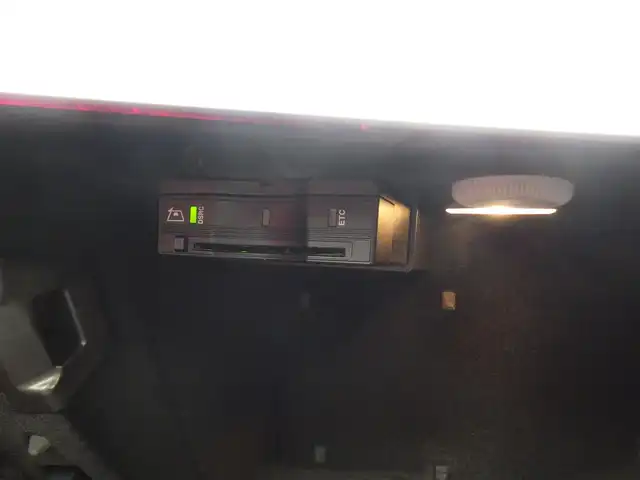 メルセデス・ベンツ ＣＬＳ２２０ｄ スポーツ エクスクルーシブPKG 千葉県 2019(平31)年 1.2万km ダイヤモンドホワイト 245/40R19/アクティブブレーキアシスト/レーンチェンジアシスト/ブラインドスポットアシスト/アテンションアシスト/ディストロニック/パノラミックスライディングルーフ/パワートランクリッド/赤/黒コンビレザーシート/前席パワーシート/エアシート/シートヒーター/純正ナビ/地デジTV/【Bluetooth接続】/【Apple CarPlay　Android Auto対応】/360°カメラ/ブルメスター/パフュームアトマイザー/革巻きステアリング/ステアリングスイッチ/パドルシフト/ETC（DSRC）/LEDヘッドライト/フォグライト/ウインカーミラー/パークトロニック/純正19インチアルミホイル/サイド/カーテンエアバッグ/キーレスゴー