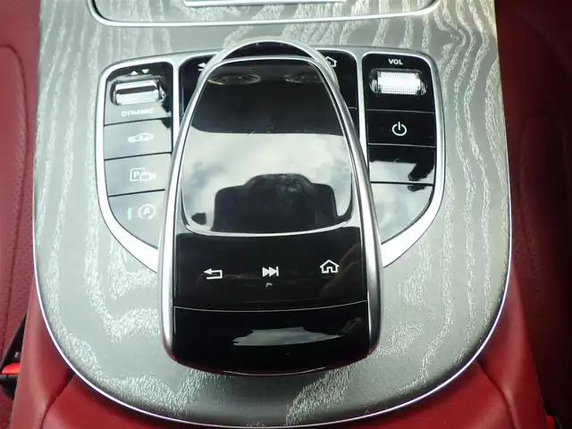 メルセデス・ベンツ ＣＬＳ２２０ｄ スポーツ エクスクルーシブPKG 千葉県 2019(平31)年 1.2万km ダイヤモンドホワイト 245/40R19/アクティブブレーキアシスト/レーンチェンジアシスト/ブラインドスポットアシスト/アテンションアシスト/ディストロニック/パノラミックスライディングルーフ/パワートランクリッド/赤/黒コンビレザーシート/前席パワーシート/エアシート/シートヒーター/純正ナビ/地デジTV/【Bluetooth接続】/【Apple CarPlay　Android Auto対応】/360°カメラ/ブルメスター/パフュームアトマイザー/革巻きステアリング/ステアリングスイッチ/パドルシフト/ETC（DSRC）/LEDヘッドライト/フォグライト/ウインカーミラー/パークトロニック/純正19インチアルミホイル/サイド/カーテンエアバッグ/キーレスゴー