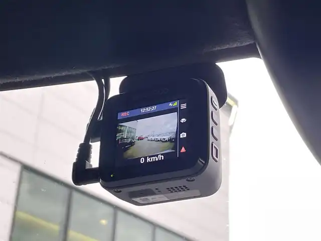 ホンダ Ｎ ＢＯＸ カスタム ターボ コーディネートS 島根県 2023(令5)年 2.4万km グレー 登録時走行距離　23257km/ワンオーナー/保証書/取扱説明書/Honda SENSING/純正ナビ/（Bluetooth/AM/FM/USB/typeC/CD/DVD)/AppleCarPlay/Android Auto/フルセグテレビ/バックカメラ/追従型クルーズコントロール/レーンキープアシスト/両側パワースライドドア/ブレーキホールド/オートリトラミラー/シートヒーター（DN席）/グレーステッチ 本革巻ステアリングホイール/パドルシフト/踏み間違い衝突軽減システム/ETC2.0/ドライブレコーダー前後/カラーコード　NH-912PA