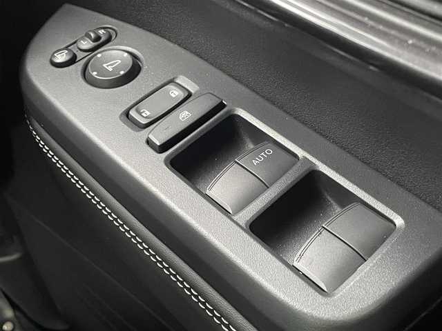 ホンダ Ｎ ＢＯＸ カスタム ターボ コーディネートS 島根県 2023(令5)年 2.4万km グレー 登録時走行距離　23257km/ワンオーナー/保証書/取扱説明書/Honda SENSING/純正ナビ/（Bluetooth/AM/FM/USB/typeC/CD/DVD)/AppleCarPlay/Android Auto/フルセグテレビ/バックカメラ/追従型クルーズコントロール/レーンキープアシスト/両側パワースライドドア/ブレーキホールド/オートリトラミラー/シートヒーター（DN席）/グレーステッチ 本革巻ステアリングホイール/パドルシフト/踏み間違い衝突軽減システム/ETC2.0/ドライブレコーダー前後/カラーコード　NH-912PA