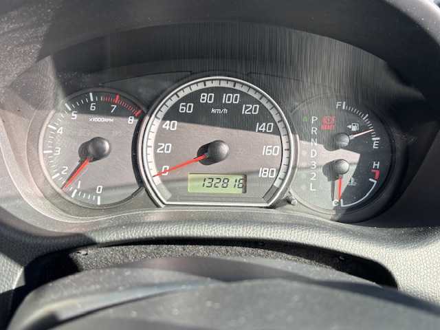 スズキ スイフト XG 宮城県 2006(平18)年 13.3万km シルキーシルバーメタリック 登録時走行距離132816km/AACエアコン/CD/FM/AM/ヘッドライトレベライザー/スペアキーあり/純正フロアマット/フルフラットシート/盗難防止装置/純正フロアマット