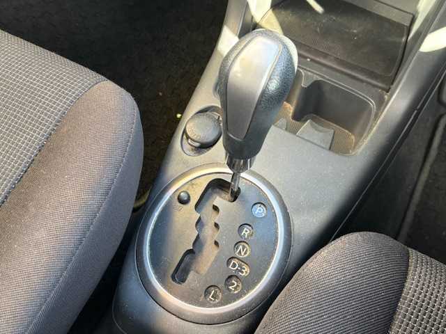 スズキ スイフト XG 宮城県 2006(平18)年 13.3万km シルキーシルバーメタリック 登録時走行距離132816km/AACエアコン/CD/FM/AM/ヘッドライトレベライザー/スペアキーあり/純正フロアマット/フルフラットシート/盗難防止装置/純正フロアマット