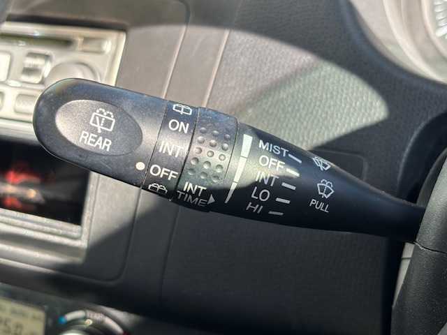 スズキ スイフト XG 宮城県 2006(平18)年 13.3万km シルキーシルバーメタリック 登録時走行距離132816km/AACエアコン/CD/FM/AM/ヘッドライトレベライザー/スペアキーあり/純正フロアマット/フルフラットシート/盗難防止装置/純正フロアマット