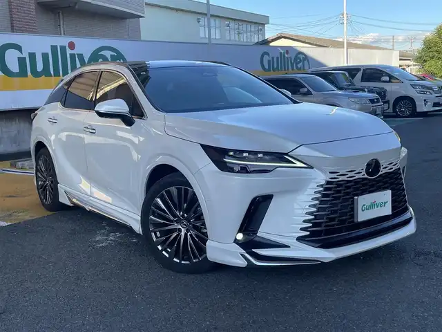 レクサス ＲＸ 350h バージョンL 静岡県 2023(令5)年 3万km ソニッククォーツ ワンオーナー/モデリスタエアロ/パノラマルーフ/純正ナビ/フルセグTV/BT/USB/全方位カメラ/デジタルインナーミラー/黒革シート/全席シートヒーター/全席エアシート/前席パワーシート/前席シートメモリー/パワーバックドア/ビルトインETC2.0/ステアリングヒーター/置くだけ充電/プリクラッシュセーフティ/レーンキープアシスト/レーダークルーズコントロール/クリアランスソナー/ヘッドアップディスプレイ/ブラインドスポットモニター/AC100V電源/スマートキー×2/保証書/取扱説明書/R6/R7点検記録簿有