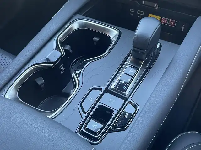 レクサス ＲＸ 350h バージョンL 静岡県 2023(令5)年 3万km ソニッククォーツ ワンオーナー/モデリスタエアロ/パノラマルーフ/純正ナビ/フルセグTV/BT/USB/全方位カメラ/デジタルインナーミラー/黒革シート/全席シートヒーター/全席エアシート/前席パワーシート/前席シートメモリー/パワーバックドア/ビルトインETC2.0/ステアリングヒーター/置くだけ充電/プリクラッシュセーフティ/レーンキープアシスト/レーダークルーズコントロール/クリアランスソナー/ヘッドアップディスプレイ/ブラインドスポットモニター/AC100V電源/スマートキー×2/保証書/取扱説明書/R6/R7点検記録簿有