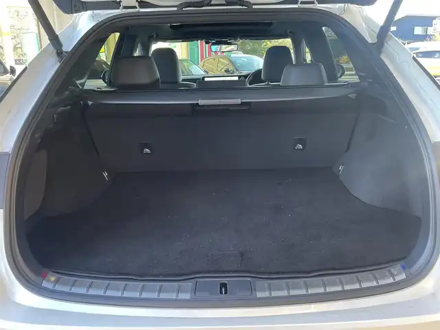 レクサス ＲＸ 350h バージョンL 静岡県 2023(令5)年 3万km ソニッククォーツ ワンオーナー/モデリスタエアロ/パノラマルーフ/純正ナビ/フルセグTV/BT/USB/全方位カメラ/デジタルインナーミラー/黒革シート/全席シートヒーター/全席エアシート/前席パワーシート/前席シートメモリー/パワーバックドア/ビルトインETC2.0/ステアリングヒーター/置くだけ充電/プリクラッシュセーフティ/レーンキープアシスト/レーダークルーズコントロール/クリアランスソナー/ヘッドアップディスプレイ/ブラインドスポットモニター/AC100V電源/スマートキー×2/保証書/取扱説明書/R6/R7点検記録簿有