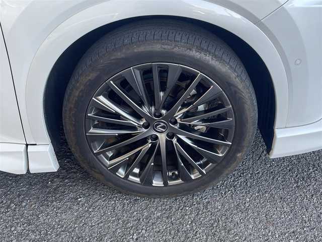 レクサス ＲＸ 350h バージョンL 静岡県 2023(令5)年 3万km ソニッククォーツ ワンオーナー/モデリスタエアロ/パノラマルーフ/純正ナビ/フルセグTV/BT/USB/全方位カメラ/デジタルインナーミラー/黒革シート/全席シートヒーター/全席エアシート/前席パワーシート/前席シートメモリー/パワーバックドア/ビルトインETC2.0/ステアリングヒーター/置くだけ充電/プリクラッシュセーフティ/レーンキープアシスト/レーダークルーズコントロール/クリアランスソナー/ヘッドアップディスプレイ/ブラインドスポットモニター/AC100V電源/スマートキー×2/保証書/取扱説明書/R6/R7点検記録簿有