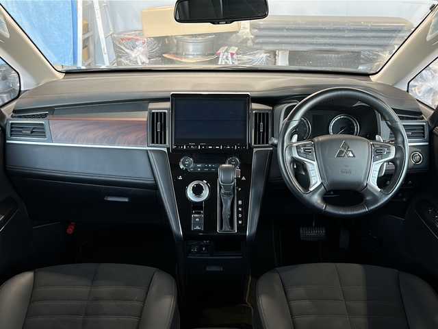 三菱 デリカＤ：５ ジャスパー 岐阜県 2020(令2)年 1.8万km エメラルドブラックパール/アイガーグレーメタリック 4WD/ディーゼル/純正１０インチナビ/フルセグ/ハーフレザーシート/全方位カメラ/両側パワースライドドア/衝突軽減ブレーキ/レーンキープアシスト/パドルシフト/ビルトインＥＴＣ/レーダークルーズコントロール/純正アルミホイール/純正マットガード/スマートキー/オートライト/オートハイビーム/スペアキー