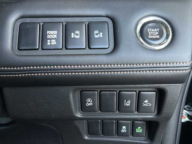 三菱 デリカＤ：５ ジャスパー 岐阜県 2020(令2)年 1.8万km エメラルドブラックパール/アイガーグレーメタリック 4WD/ディーゼル/純正１０インチナビ/フルセグ/ハーフレザーシート/全方位カメラ/両側パワースライドドア/衝突軽減ブレーキ/レーンキープアシスト/パドルシフト/ビルトインＥＴＣ/レーダークルーズコントロール/純正アルミホイール/純正マットガード/スマートキー/オートライト/オートハイビーム/スペアキー