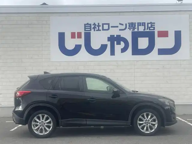 マツダ ＣＸ－５ XD 佐賀県 2015(平27)年 6.9万km ジェットブラックマイカ （株）IDOMが運営する【じしゃロン佐賀店】の自社ローン専用車両になります。こちらは現金またはオートローンご利用時の価格です。自社ローンご希望の方は別途その旨お申し付けください/・マツダコネクト純正ＳＤナビ/フルセグ/ＢＴ//　　　　　　　　　　ＤＶＤ/ＣＤ　/・バックカメラ　/・スマートインＥＴＣ　　/・ＵＳＢポート　/・純正１９インチアルミ