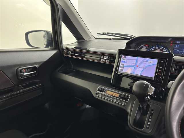 スズキ ワゴンＲ スティングレー HYBRID X 佐賀県 2017(平29)年 6.8万km ブルーイッシュブラックパール3 衝突被害軽減システム/車線逸脱警報/純正7インチナビ/AM/FM/CD/DVD/Bluetooth/ルセグTV/全方位カメラ/ステアリングスイッチ/革巻きステアリング/前方ドライブレコーダー/ビルトインETC/運転席シートヒーター/ヘッドアップディスプレイ/オートマチックヘッドライト/LEDヘッドライト/フォグランプ/電動格納ミラー/シートリフター/ドアバイザー