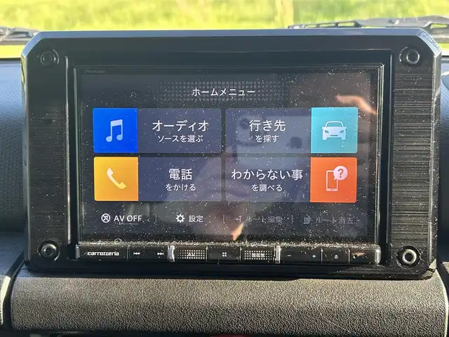 スズキ ジムニー シエラ JC 長崎県 2022(令4)年 1.5万km ピュアホワイトP ワンオーナー/リトルG仕様/社外8インチナビ/(CD/DVD/BT/フルセグ)/バックカメラ/衝突軽減ブレーキ/レーンアシスト/クルーズコントロール/ETC/ステアリングスイッチ/オートライト/フォグランプ/純正15インチAW/DAMDリトルGキット