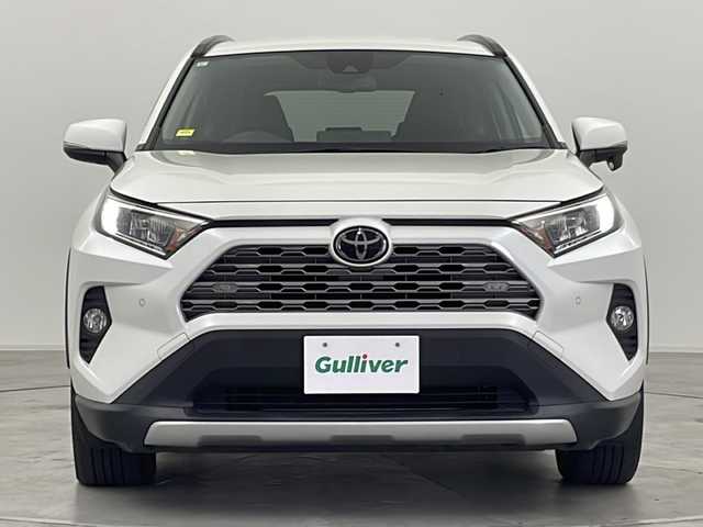 トヨタ ＲＡＶ４ G 群馬県 2019(令1)年 4.3万km ホワイトパールクリスタルシャイン 純正９型ナビ　バックカメラ　ルーフレール　電動リアゲート　衝突被害軽減ブレーキ　アダプティブクルーズコントロール　ＢＳＭ　ステアリングヒーター　ビルトインＥＴＣ　シートメモリー　パワーシート　禁煙車