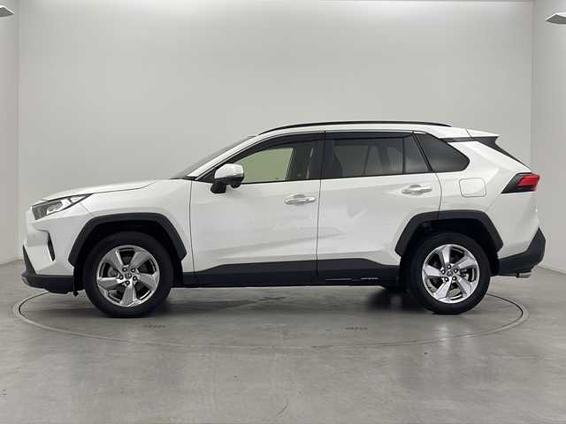 トヨタ ＲＡＶ４ G 群馬県 2019(令1)年 4.3万km ホワイトパールクリスタルシャイン 純正９型ナビ　バックカメラ　ルーフレール　電動リアゲート　衝突被害軽減ブレーキ　アダプティブクルーズコントロール　ＢＳＭ　ステアリングヒーター　ビルトインＥＴＣ　シートメモリー　パワーシート　禁煙車