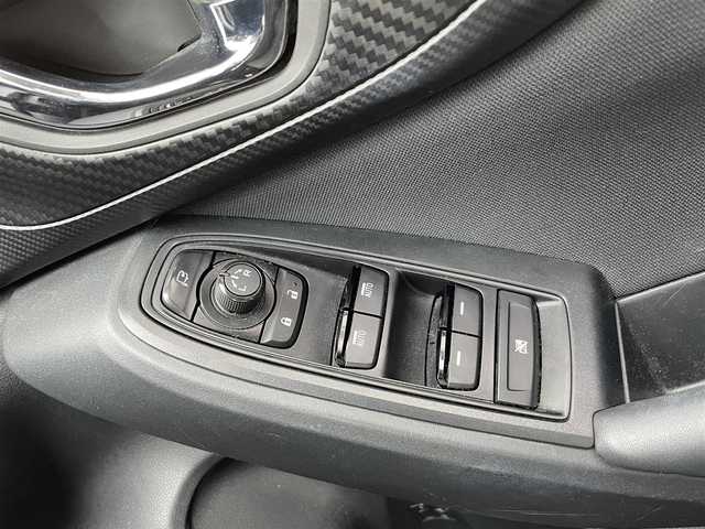 スバル インプレッサ ＸＶ 1．6i－L アイサイト 新潟県 2020(令2)年 10.5万km クリスタルブラックシリカ 4WD/Pioneerメモリナビ/（BT/CD/AM/FM/DVD）/追従式クルコン/ETC/バックカメラ/レーンキープアシスト/衝突軽減システム/コーナーセンサー/アイドリングストップ/純正ホイール冬タイヤあり
