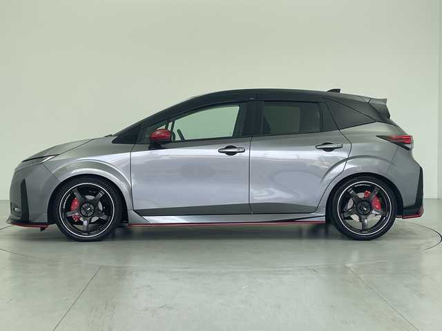 日産 オーラ ニスモ 愛知県 2022(令4)年 2.1万km ダークメタルグレー/スーパーブラック2トーン ワンオーナー/禁煙車/純正メーカーメモリナビ・フルセグＴＶ/テレビキャンセラー/アラウンドビューモニター/ADVAN RAICING18インチAW/ローダウン/マフラーカッター/シートヒーター/プロパイロット/レーダークルーズ/衝突被害軽減ブレーキ/ブラインドスポットモニター/ETC2.0/LEDヘッド