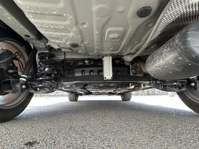 トヨタ カローラ クロス ハイブリッド Z 佐賀県 2024(令6)年 1.3万km アティチュードブラックマイカ/プラチナホワイトパールマイカ トヨタセーフティセンス/・プリクラッシュセーフティ/・レーントレーシングアシスト/・レーダークルーズコントロール/・ロードサインアシスト/・プロアクティブドライビングアシスト/ブラインドスポットモニター/アラウンドビューモニター/前後コーナーセンサー/純正OPパノラマルーフ/パワーバックドア/LEDヘッドライト/フォグランプ/オートマチックハイビーム/純正ディスプレイオーディオ/・フルセグTV/BT/TypeC端子/ETC2.0