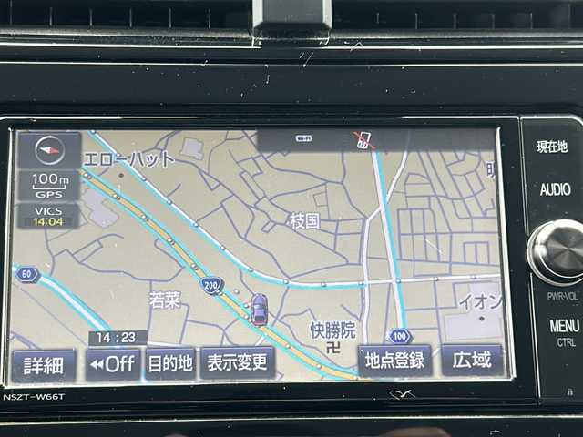 トヨタ プリウス ＰＨＶ S 福岡県 2017(平29)年 8.7万km ホワイトパールクリスタルシャイン ・充電ケーブル付き/・太陽光パネル/・7インチ純正ナビ/（BLUETOOTH/フルセグ/バックカメラ/・ワンオーナー/・ETC/・ドライブレコーダー/・プラグインハイブリッド/・スペアキー/・クルーズコントロール/・USB入力端子/・純正アルミホイール/・フロアマット/・シートヒーター/・横滑り防止装置/・レーンキープアシスト/・コーナーセンサー/・電動格納ミラー/・ドライブモード/・保証書/・取扱説明書
