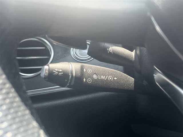メルセデス・ベンツ Ｅ２２０ｄ SW AVG スポーツ 本革 三重県 2018(平30)年 4.9万km ポーラホワイト ナッパ革シート/Burmesterサウンドシステム/エアバランスパッケージ/レーダーセーフティパッケージ/360度カメラシステム/アクティブパーキングアシスト/パワーバックドア/フットトランクオープナー/マルチビームLEDヘッドランプ/アダプティプハイビームアシストプラス/19インチアルミホイール/ブラックアッシュ木目調インパネ加飾/シートヒーター（前席・後席）/12.3インチワイドディスプレイ/HDDナビ・地デジTV