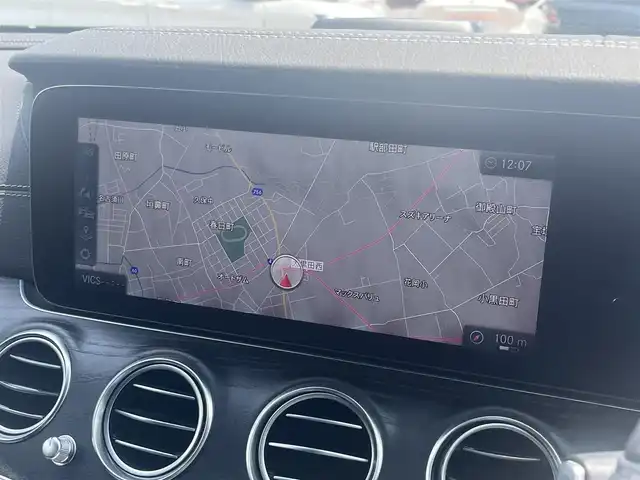 メルセデス・ベンツ Ｅ２２０ｄ SW AVG スポーツ 本革 三重県 2018(平30)年 4.9万km ポーラホワイト ナッパ革シート/Burmesterサウンドシステム/エアバランスパッケージ/レーダーセーフティパッケージ/360度カメラシステム/アクティブパーキングアシスト/パワーバックドア/フットトランクオープナー/マルチビームLEDヘッドランプ/アダプティプハイビームアシストプラス/19インチアルミホイール/ブラックアッシュ木目調インパネ加飾/シートヒーター（前席・後席）/12.3インチワイドディスプレイ/HDDナビ・地デジTV
