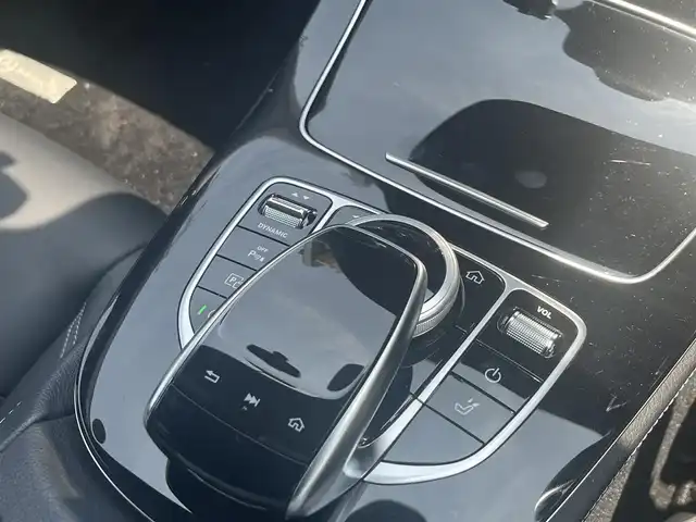 メルセデス・ベンツ Ｅ２２０ｄ SW AVG スポーツ 本革 三重県 2018(平30)年 4.9万km ポーラホワイト ナッパ革シート/Burmesterサウンドシステム/エアバランスパッケージ/レーダーセーフティパッケージ/360度カメラシステム/アクティブパーキングアシスト/パワーバックドア/フットトランクオープナー/マルチビームLEDヘッドランプ/アダプティプハイビームアシストプラス/19インチアルミホイール/ブラックアッシュ木目調インパネ加飾/シートヒーター（前席・後席）/12.3インチワイドディスプレイ/HDDナビ・地デジTV