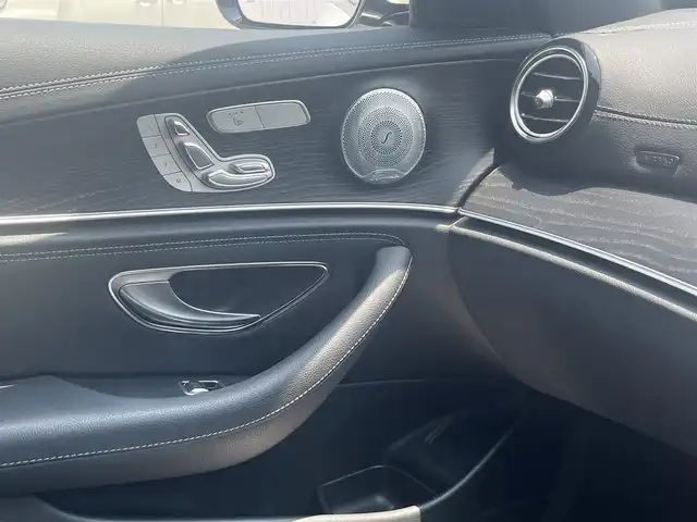 メルセデス・ベンツ Ｅ２２０ｄ SW AVG スポーツ 本革 三重県 2018(平30)年 4.9万km ポーラホワイト ナッパ革シート/Burmesterサウンドシステム/エアバランスパッケージ/レーダーセーフティパッケージ/360度カメラシステム/アクティブパーキングアシスト/パワーバックドア/フットトランクオープナー/マルチビームLEDヘッドランプ/アダプティプハイビームアシストプラス/19インチアルミホイール/ブラックアッシュ木目調インパネ加飾/シートヒーター（前席・後席）/12.3インチワイドディスプレイ/HDDナビ・地デジTV