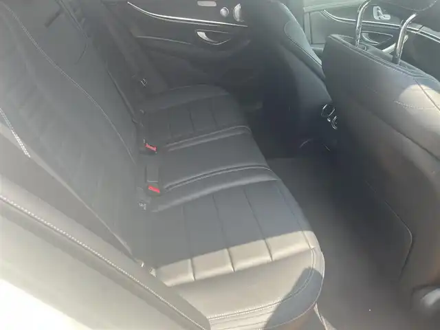 メルセデス・ベンツ Ｅ２２０ｄ SW AVG スポーツ 本革 三重県 2018(平30)年 4.9万km ポーラホワイト ナッパ革シート/Burmesterサウンドシステム/エアバランスパッケージ/レーダーセーフティパッケージ/360度カメラシステム/アクティブパーキングアシスト/パワーバックドア/フットトランクオープナー/マルチビームLEDヘッドランプ/アダプティプハイビームアシストプラス/19インチアルミホイール/ブラックアッシュ木目調インパネ加飾/シートヒーター（前席・後席）/12.3インチワイドディスプレイ/HDDナビ・地デジTV